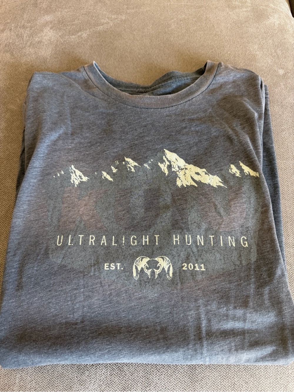 KUIU Gray  Graphic Tee Shirt XL
